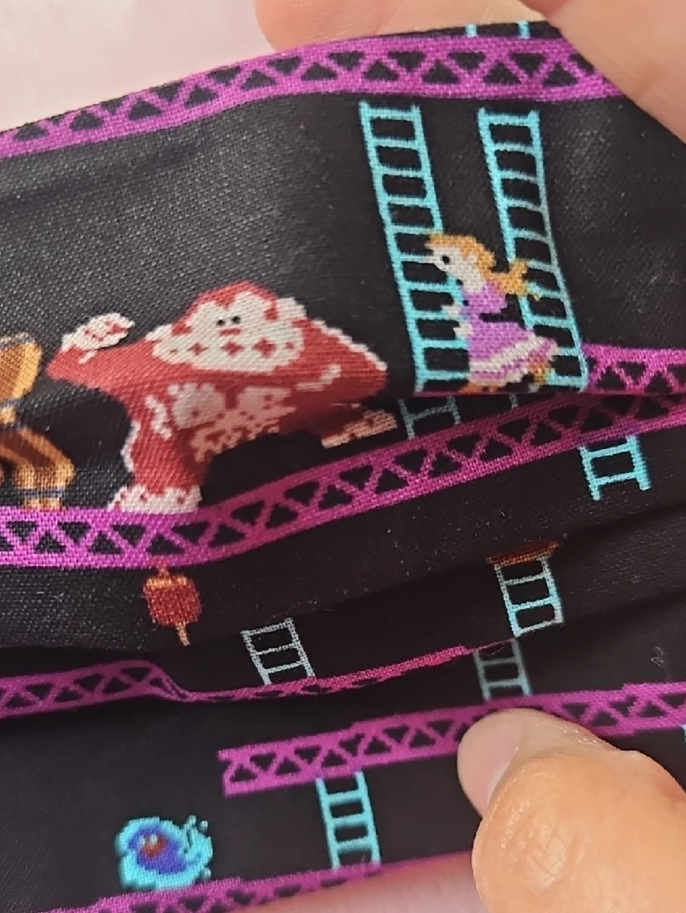 Vintage Arcade Donkey Kong Print Face Mask - Black & Purple